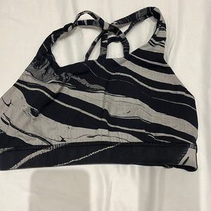 Lululemon size 4 marble bra